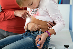 child with insulin